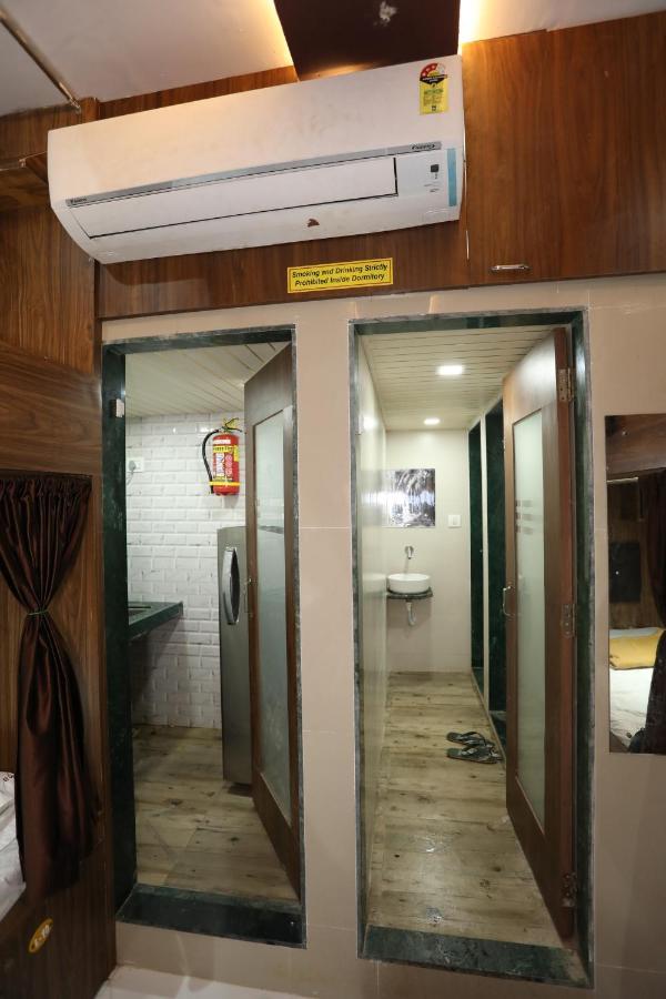 מומביי Mango Marol Dormitory מראה חיצוני תמונה
