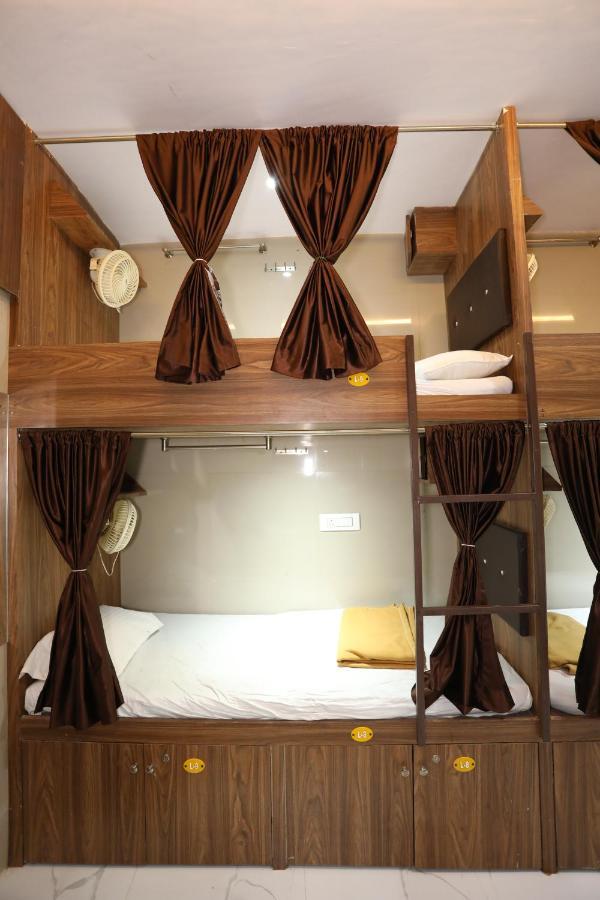 מומביי Mango Marol Dormitory מראה חיצוני תמונה