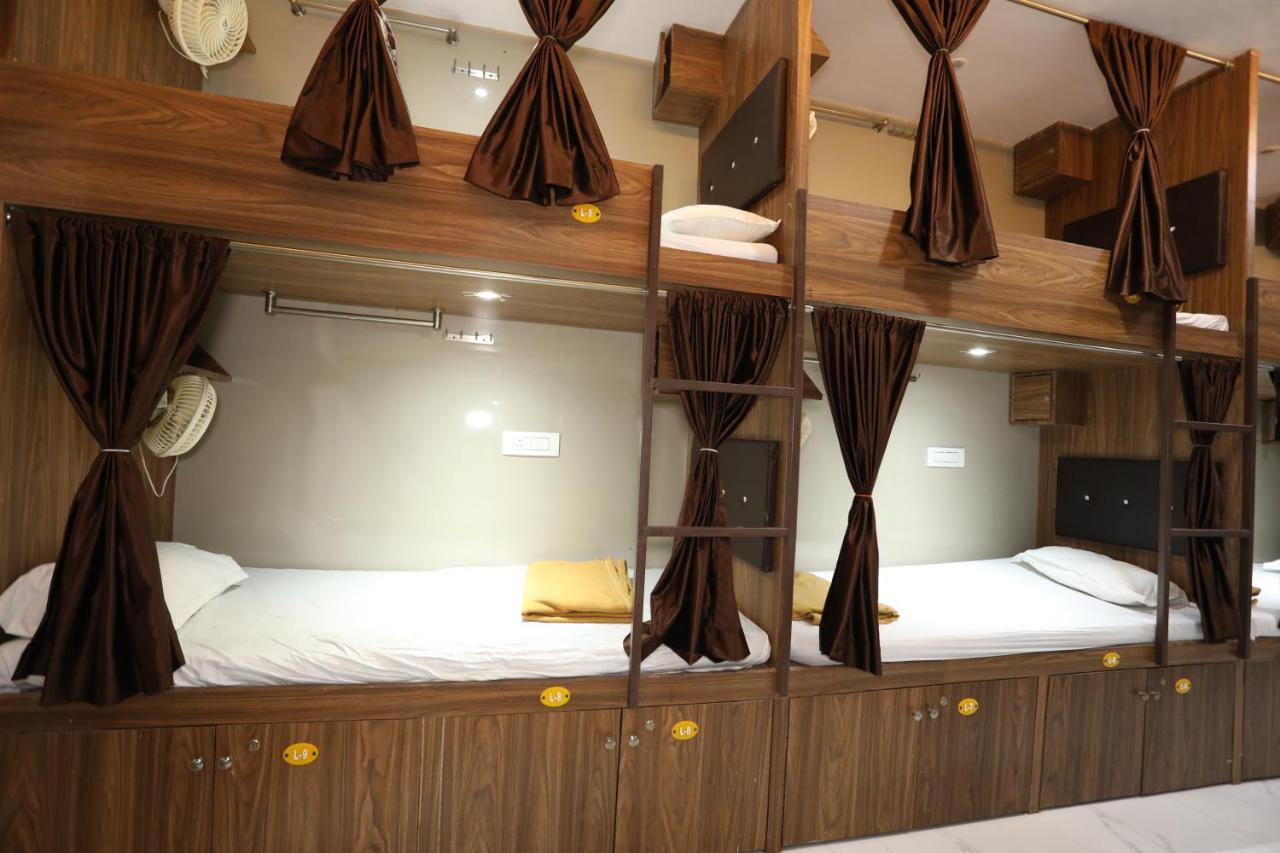 מומביי Mango Marol Dormitory מראה חיצוני תמונה